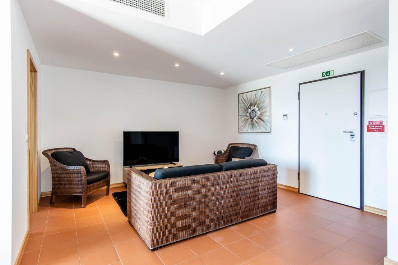Superbe Appartement Spacieux Avec Terrasse Vue Piscine Vilamoura Bagian luar foto